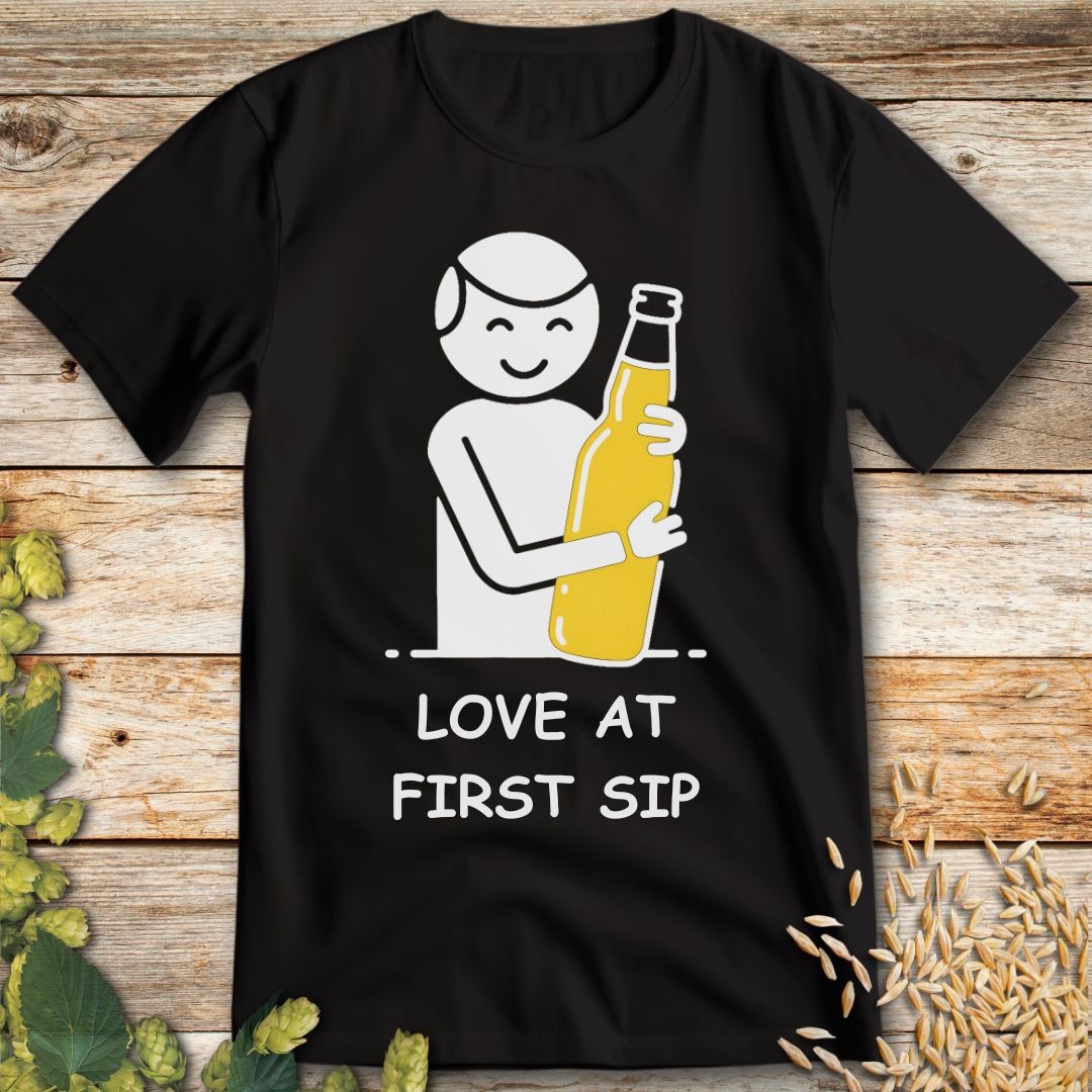 Love at First Sip T-Shirt in Black - Funny beer shirt for craft beer lovers